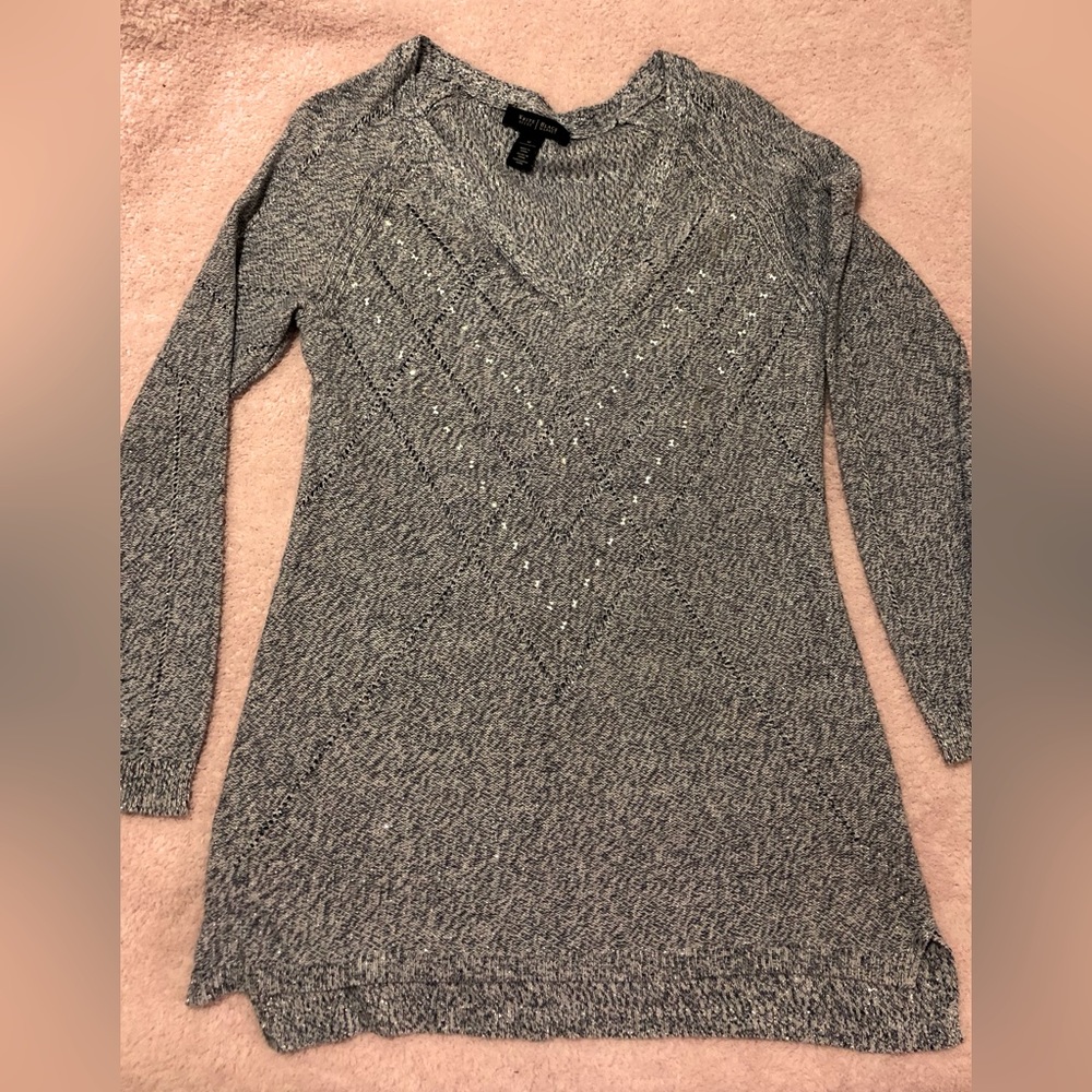 WHITE House BLACK Market Sz M LIGHT BLUE & SILVER sweater